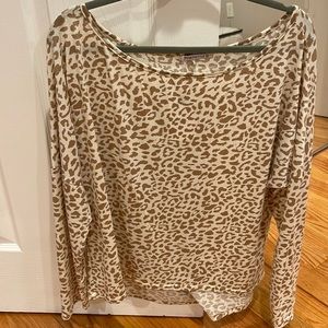 NWT shoulder off top